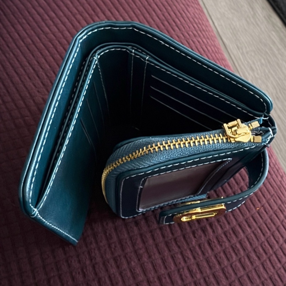 Chic Blue Leather Wallet with Gold Clasp